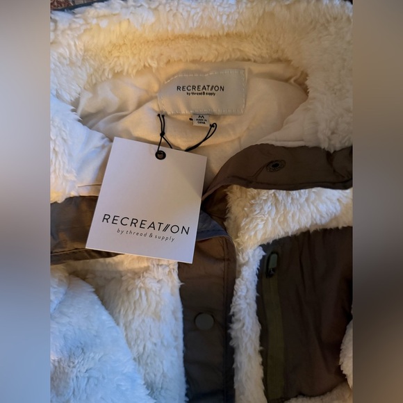 NWT Thread & Supply Kimble Ivory Sherpa teddy button jacket M - Picture 9 of 9